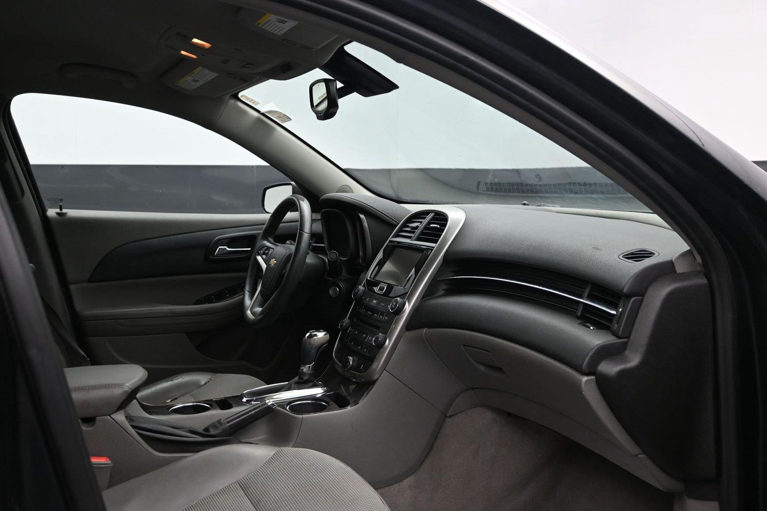 Used 2015 Ashen Gray Metallic Chevrolet LT image 8
