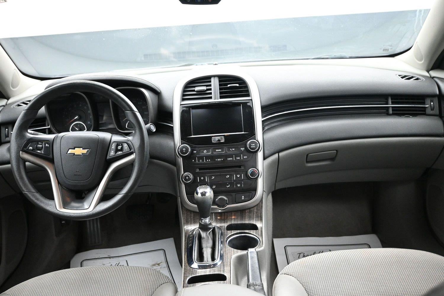 Used 2015 Ashen Gray Metallic Chevrolet LT image 10