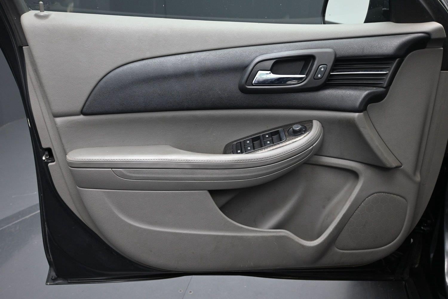 Used 2015 Ashen Gray Metallic Chevrolet LT image 15