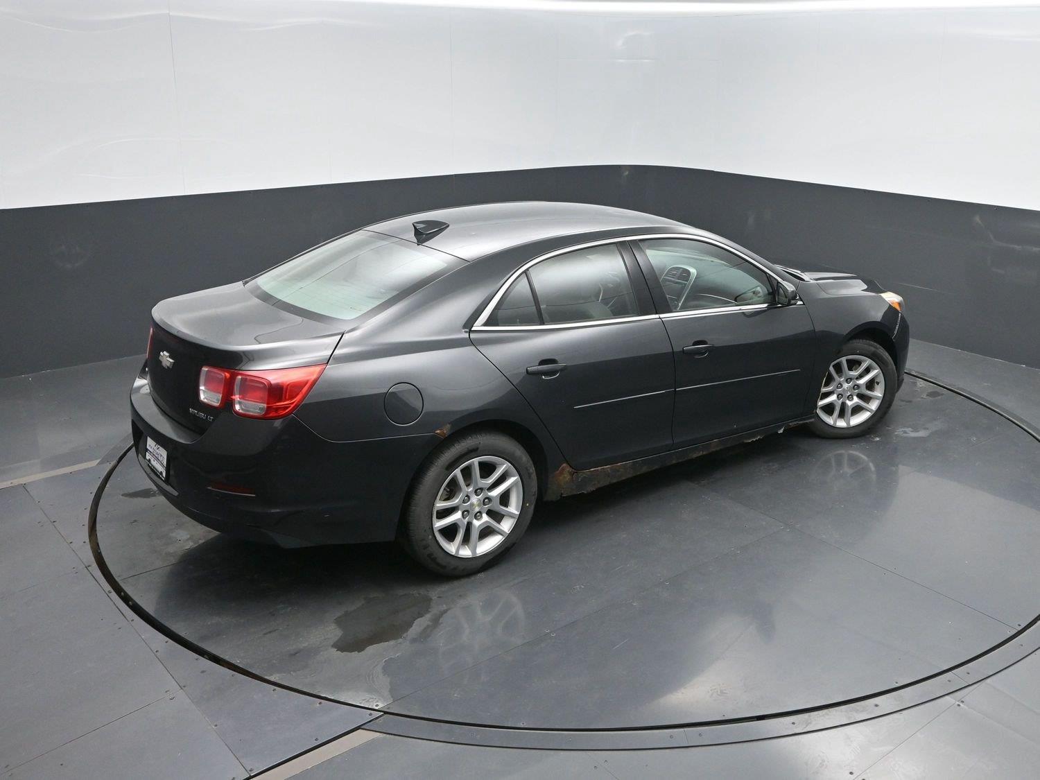 Used 2015 Ashen Gray Metallic Chevrolet LT image 30