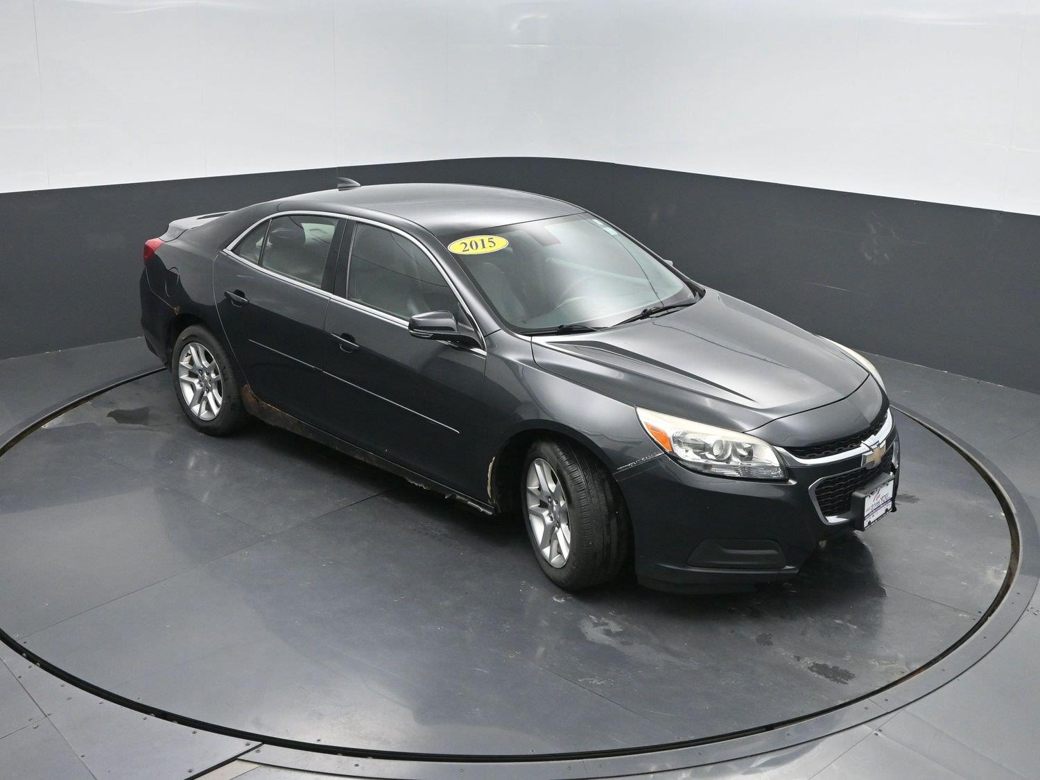 Used 2015 Ashen Gray Metallic Chevrolet LT image 31