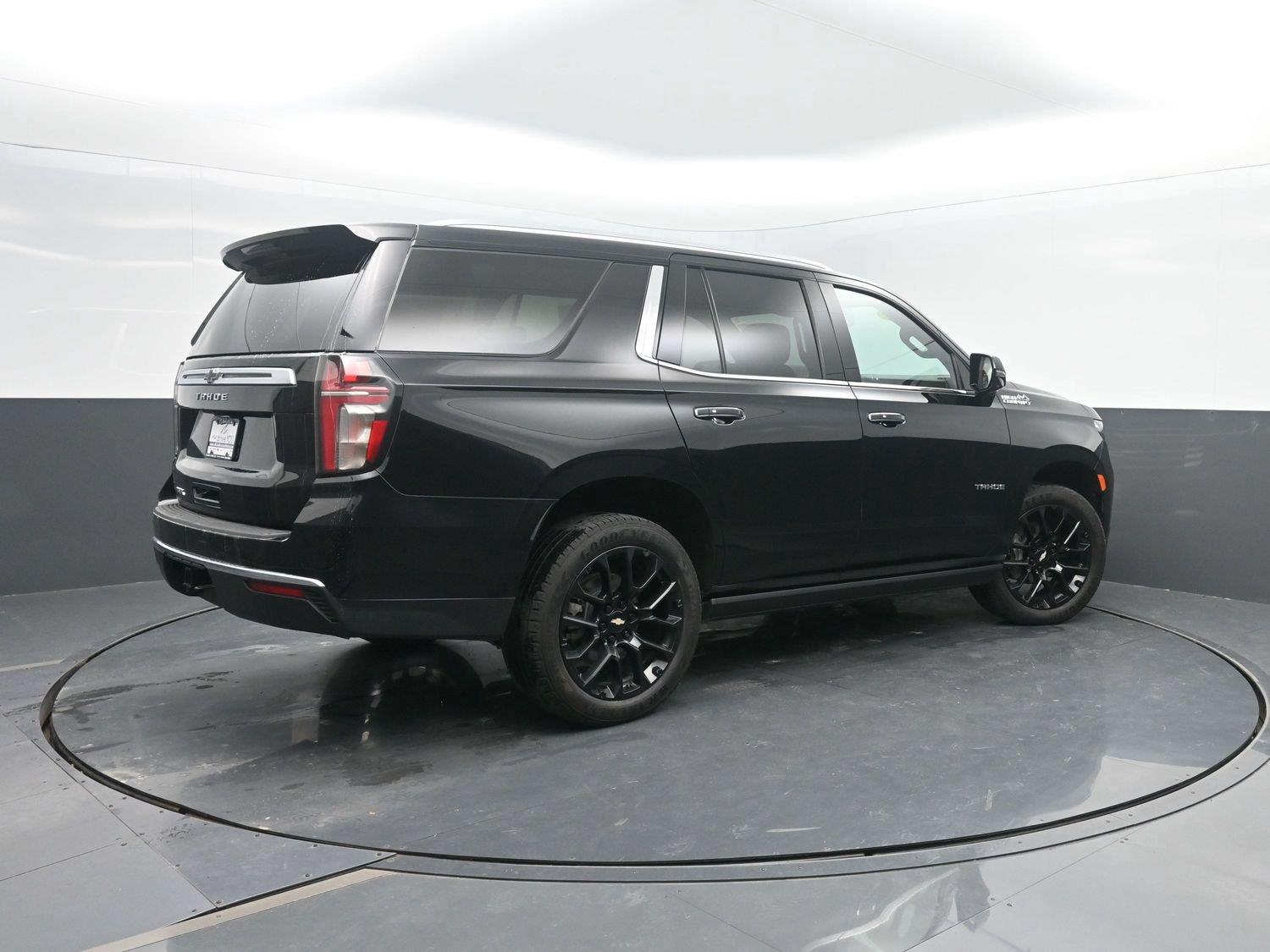 Used 2022 Black Chevrolet High Country image 2