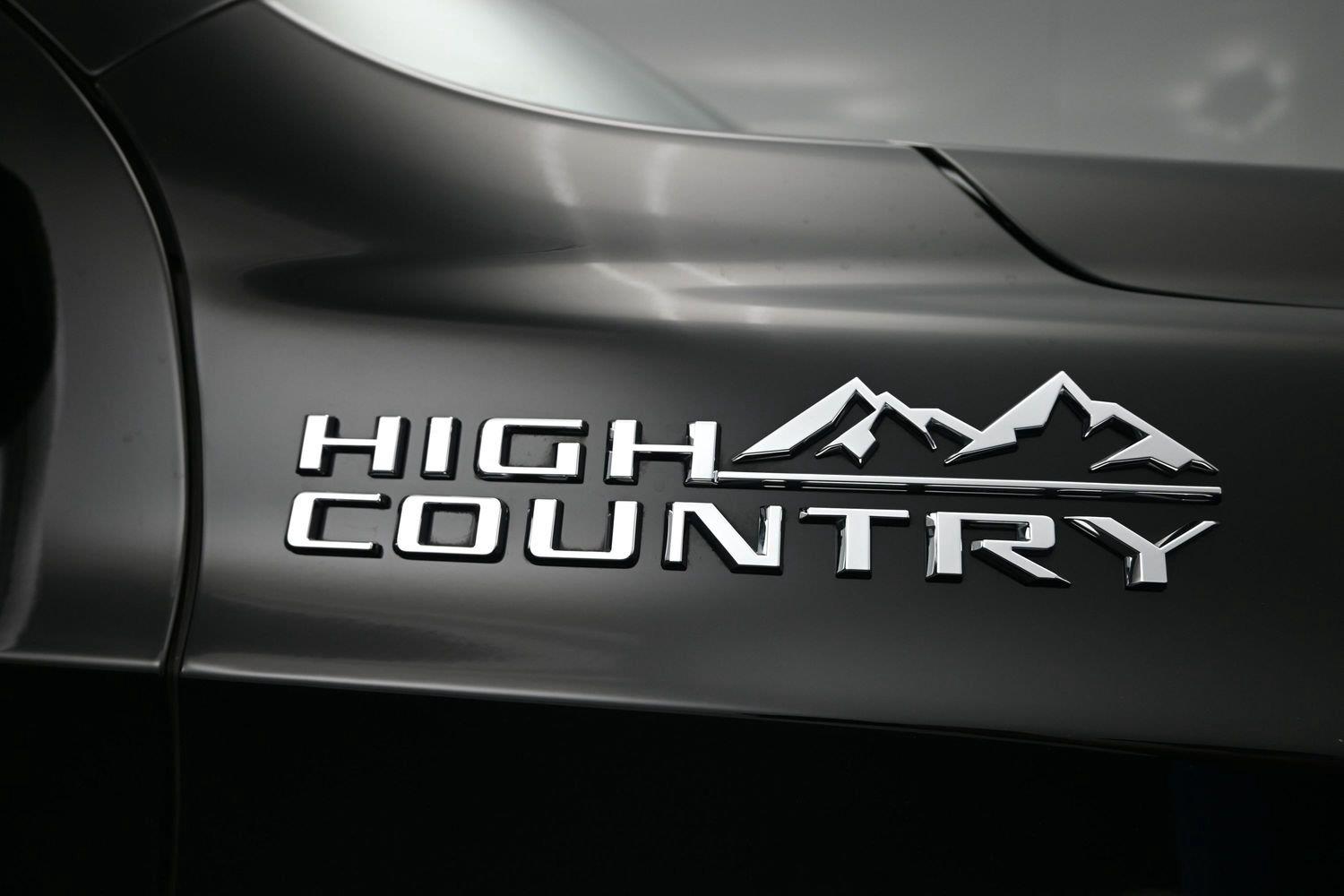 Used 2022 Black Chevrolet High Country image 6