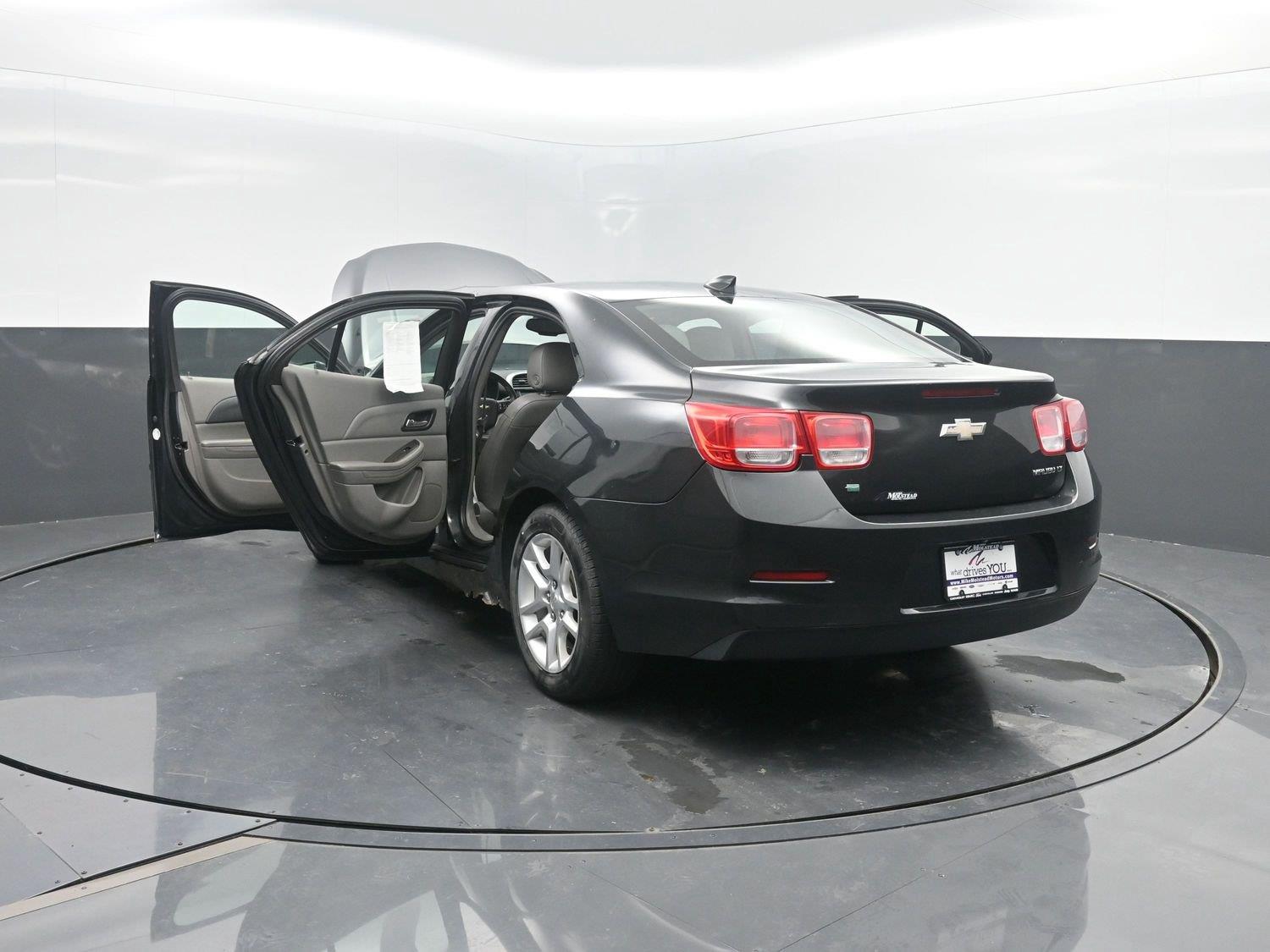 Used 2015 Ashen Gray Metallic Chevrolet LT image 38
