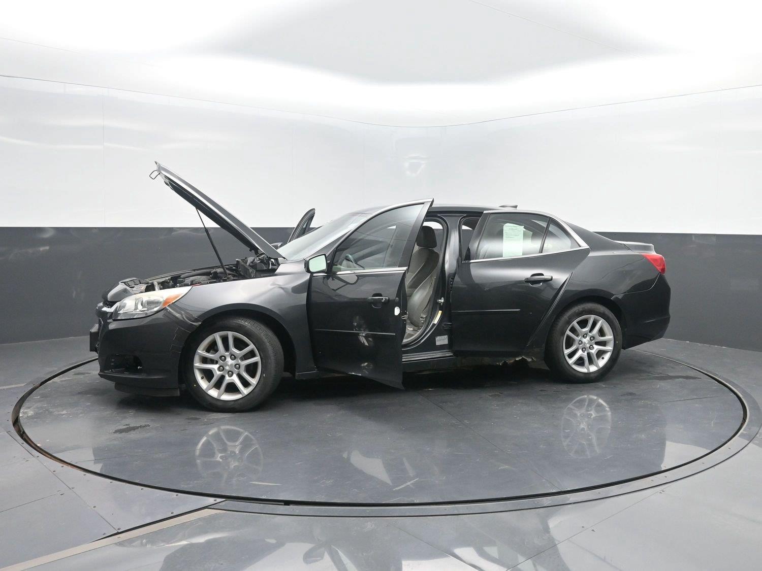 Used 2015 Ashen Gray Metallic Chevrolet LT image 40