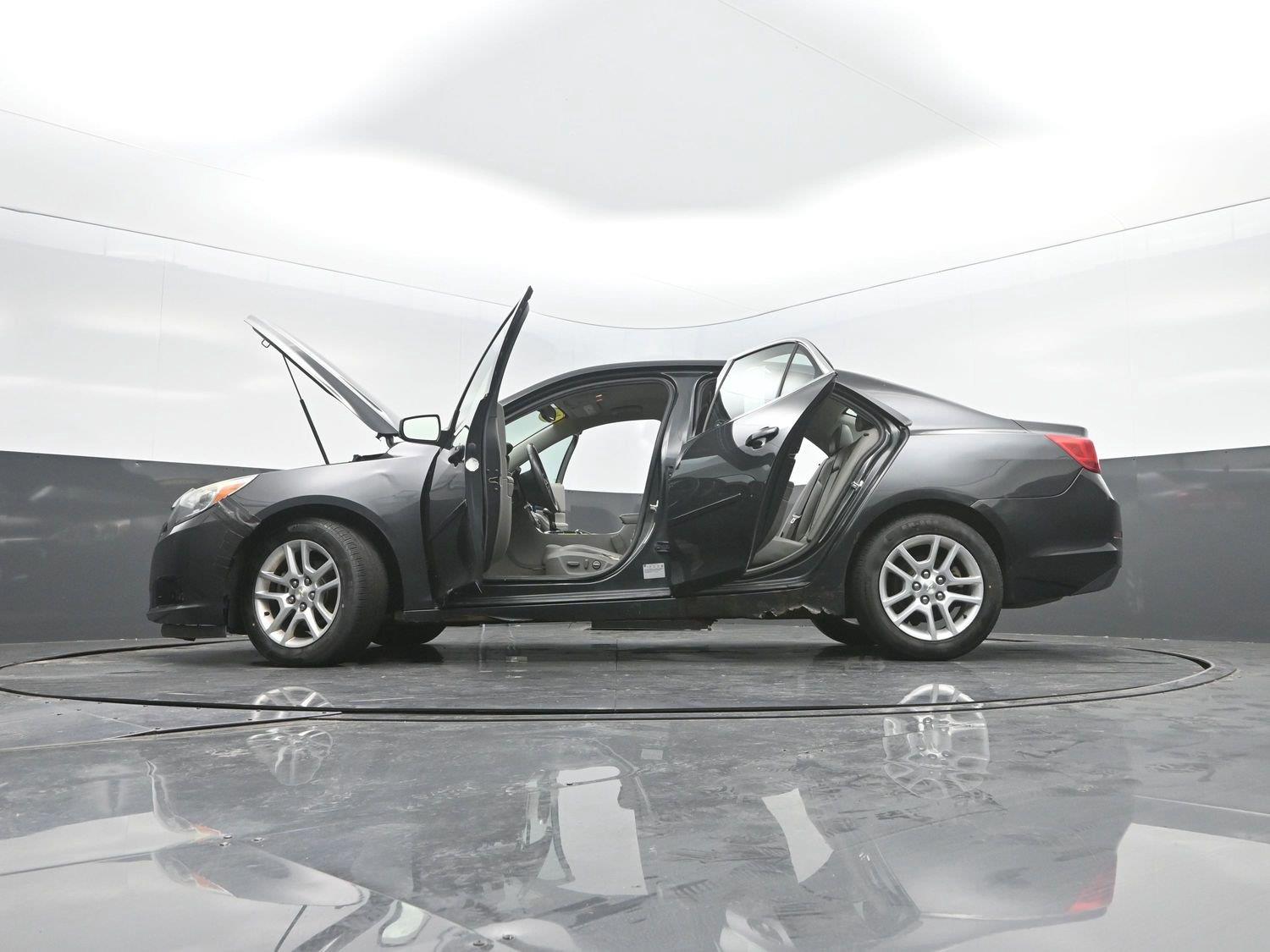 Used 2015 Ashen Gray Metallic Chevrolet LT image 42