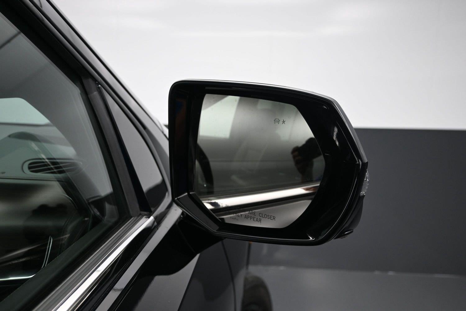 Used 2022 Black Chevrolet High Country image 9