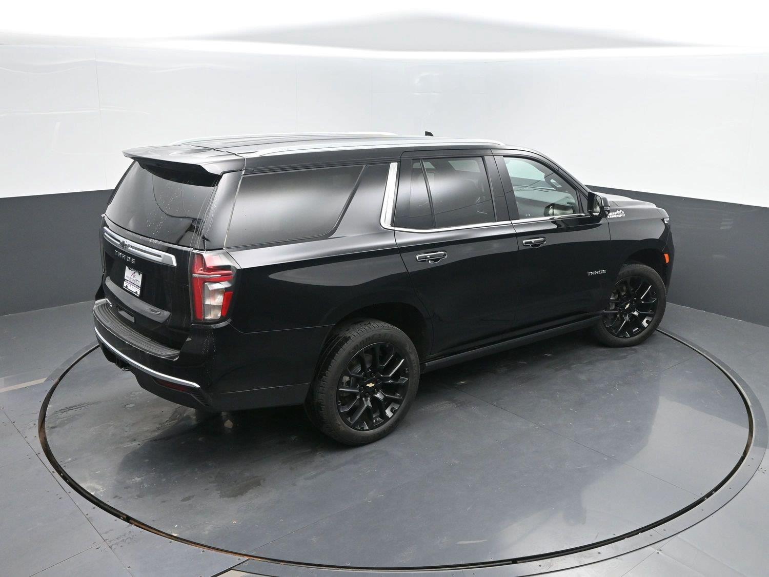 Used 2022 Black Chevrolet High Country image 43