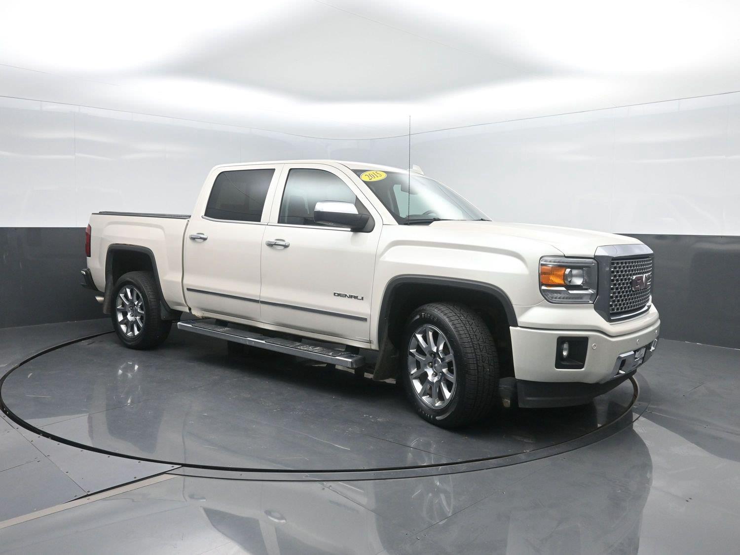 Used 2015 White Diamond Tricoat GMC Denali image 4