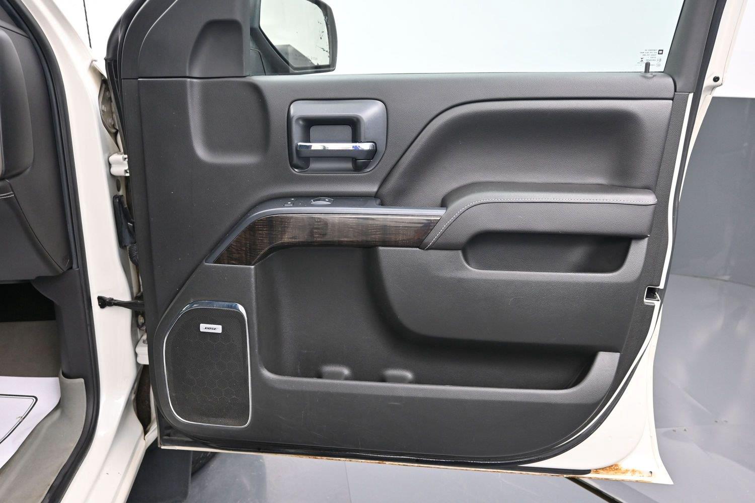 Used 2015 White Diamond Tricoat GMC Denali image 7