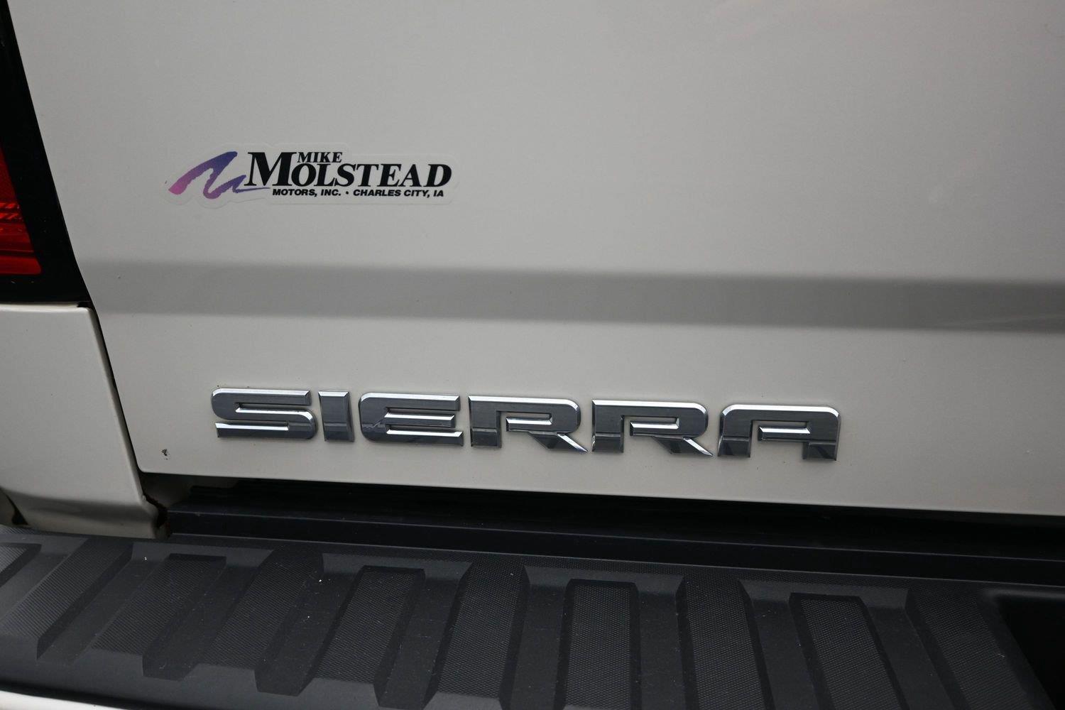 Used 2015 White Diamond Tricoat GMC Denali image 15