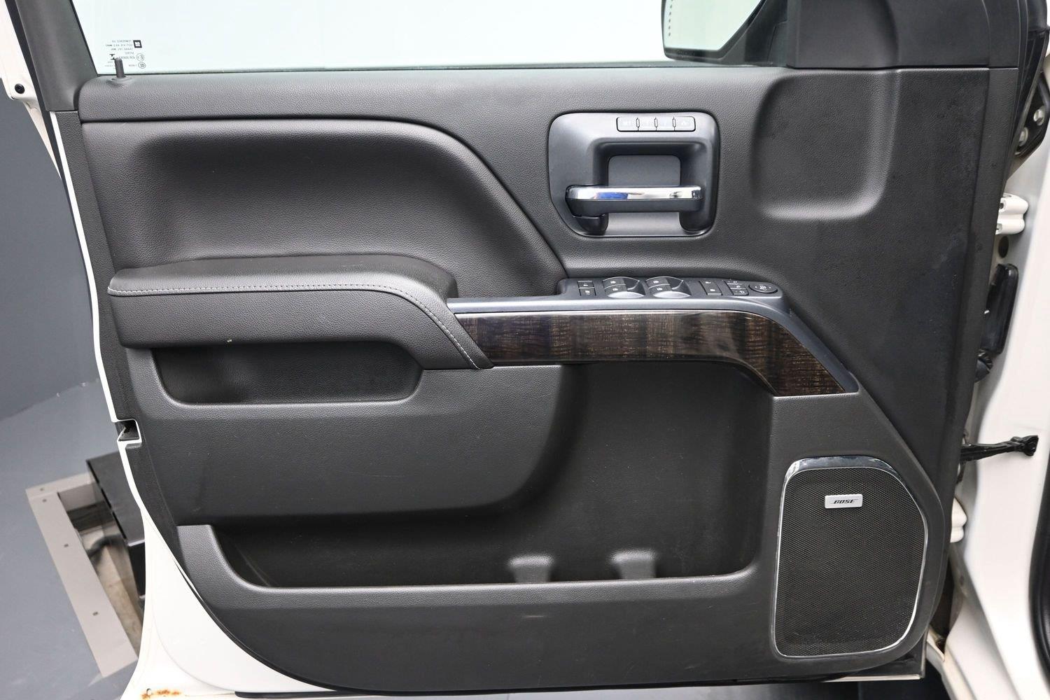Used 2015 White Diamond Tricoat GMC Denali image 18