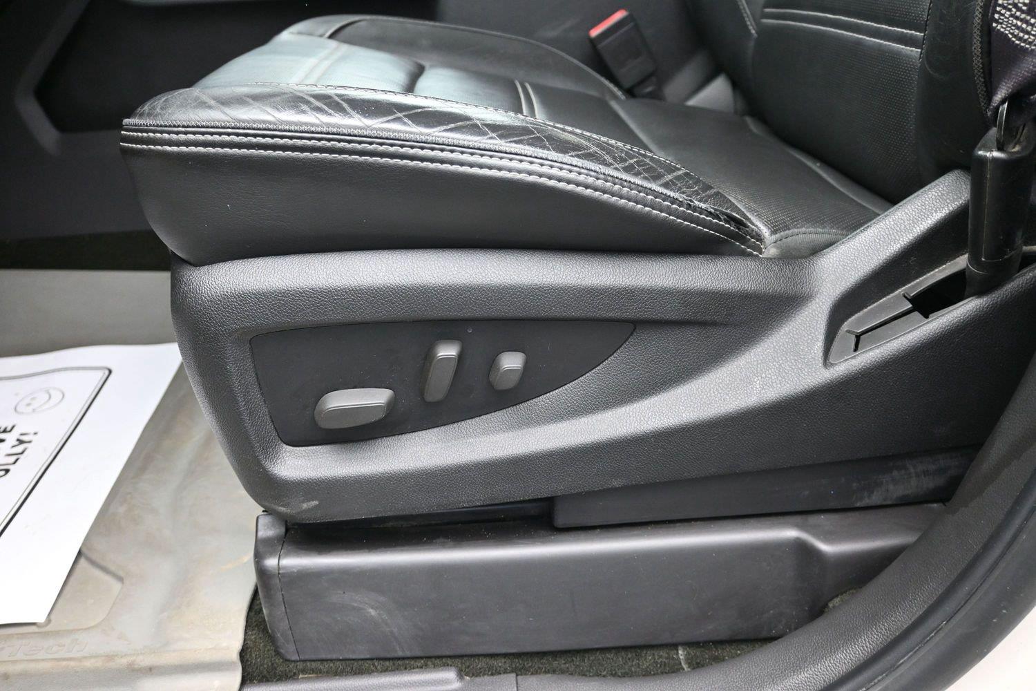 Used 2015 White Diamond Tricoat GMC Denali image 20