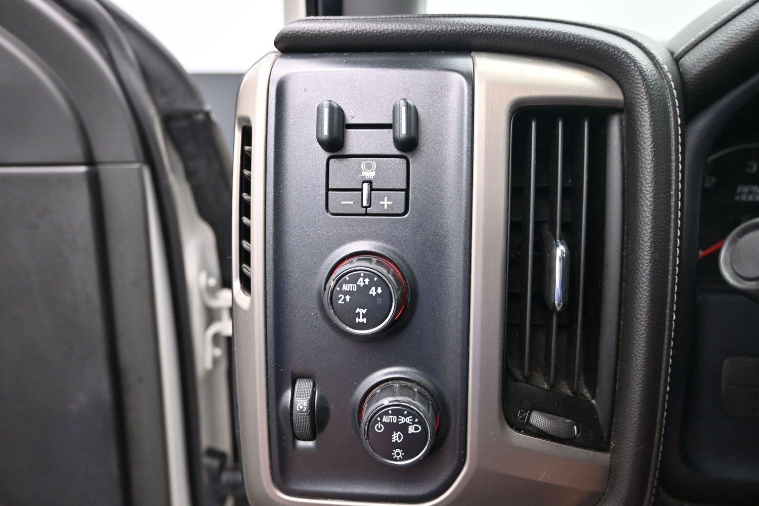 Used 2015 White Diamond Tricoat GMC Denali image 22