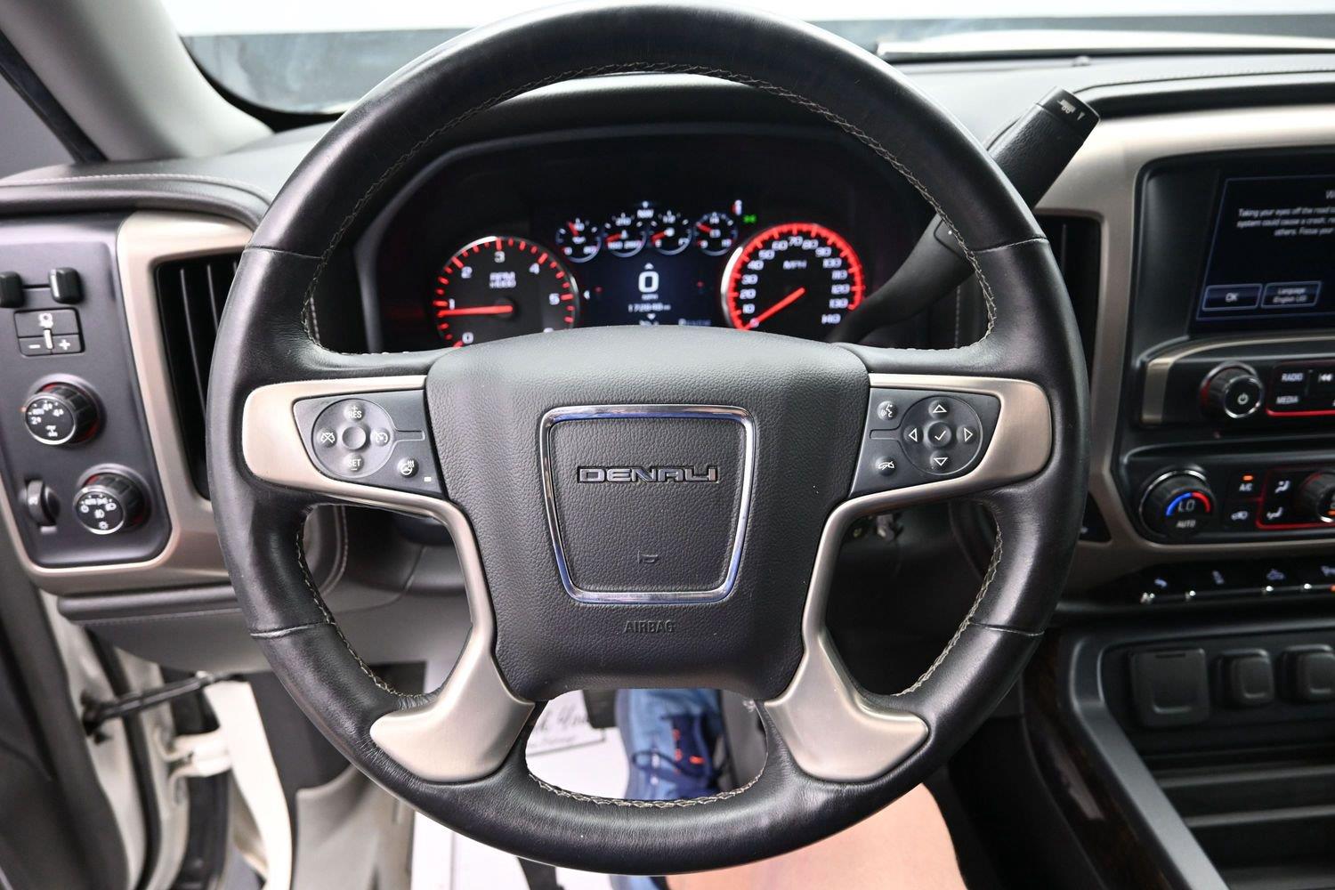 Used 2015 White Diamond Tricoat GMC Denali image 24