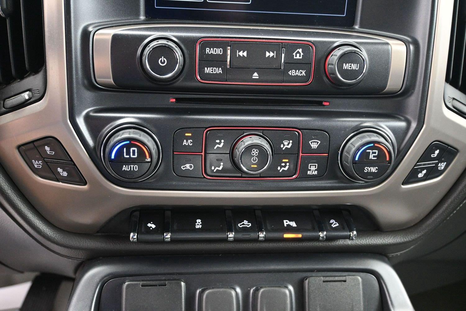 Used 2015 White Diamond Tricoat GMC Denali image 31