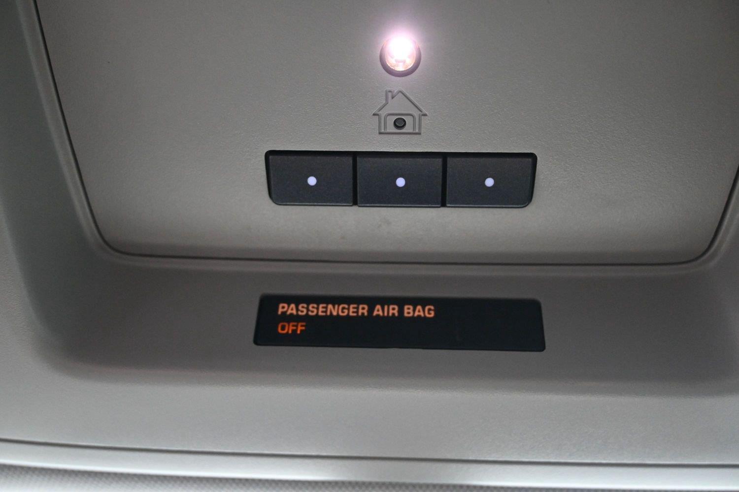 Used 2015 White Diamond Tricoat GMC Denali image 33