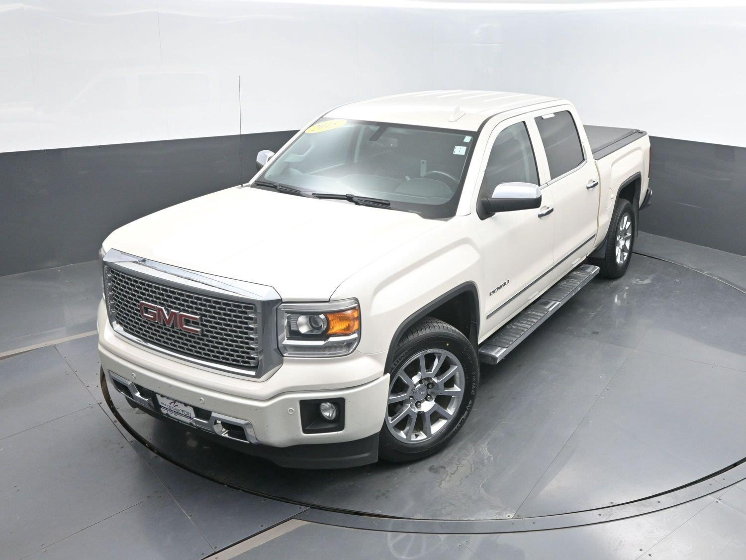 Used 2015 White Diamond Tricoat GMC Denali image 37
