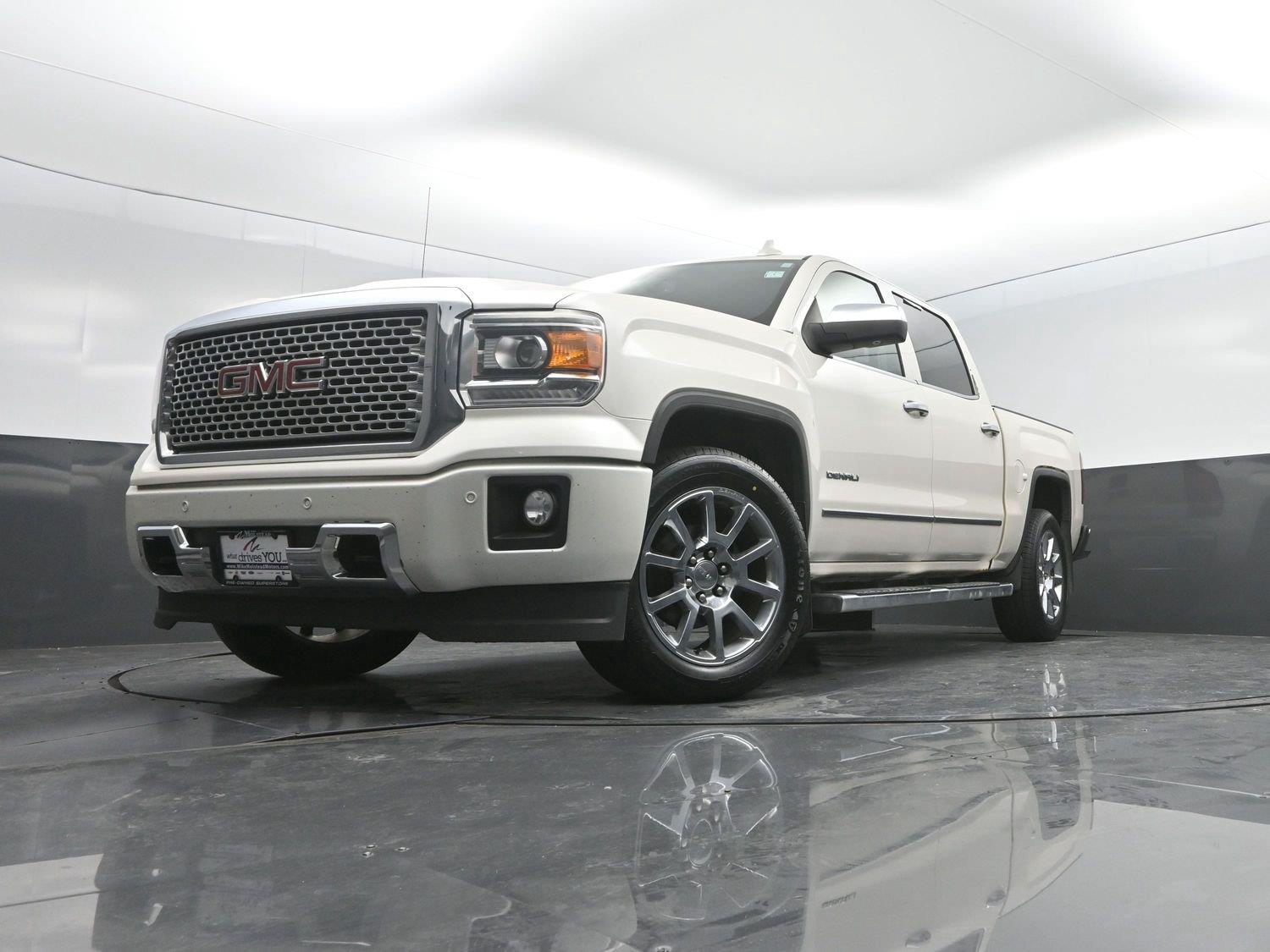 Used 2015 White Diamond Tricoat GMC Denali image 45