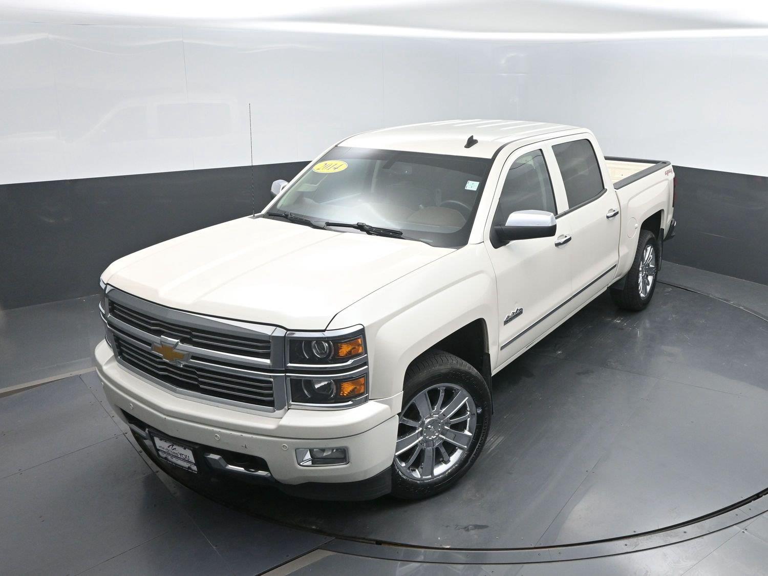 Used 2014 White Diamond Tricoat Chevrolet High Country image 37