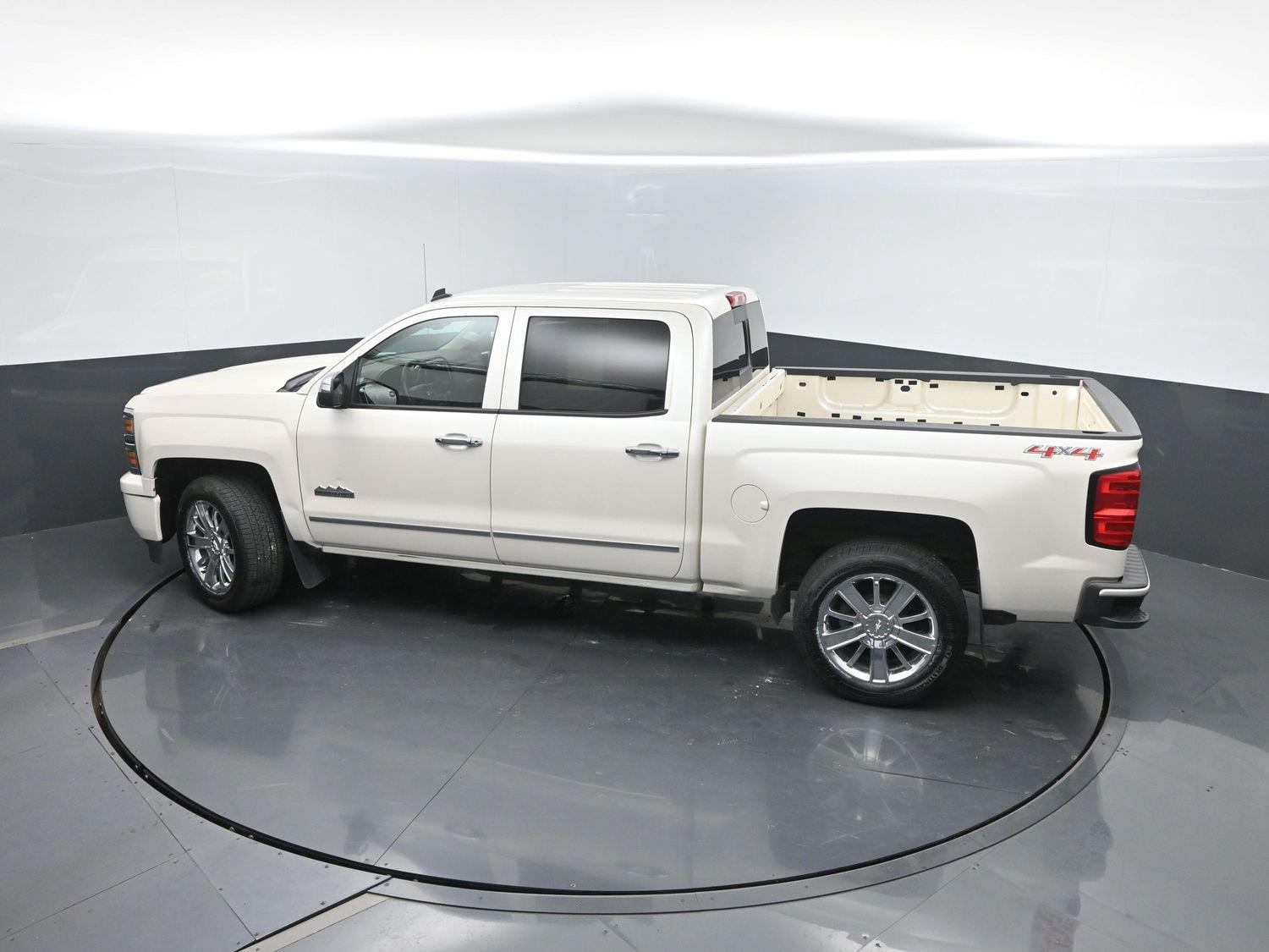Used 2014 White Diamond Tricoat Chevrolet High Country image 38