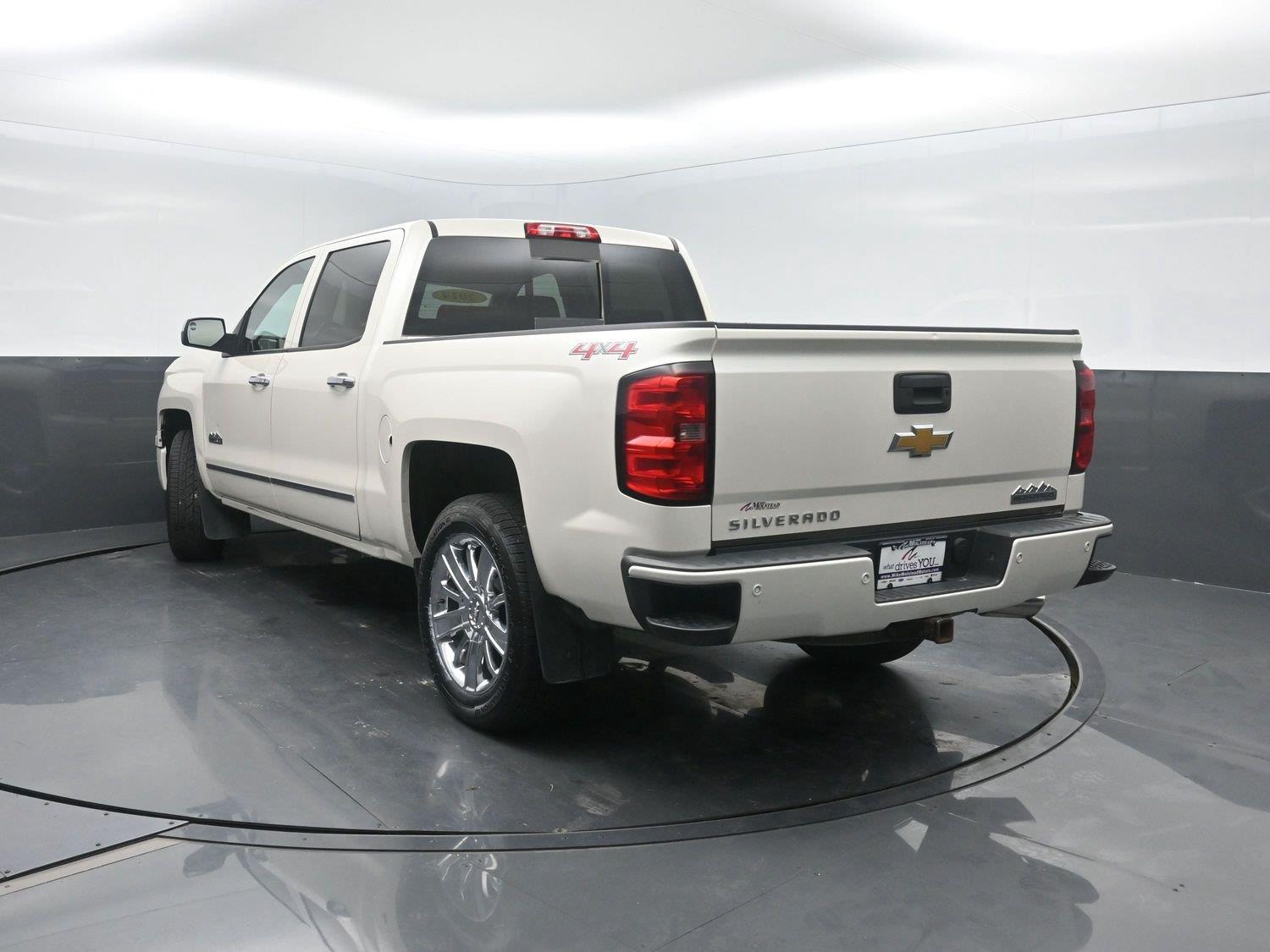 Used 2014 White Diamond Tricoat Chevrolet High Country image 44