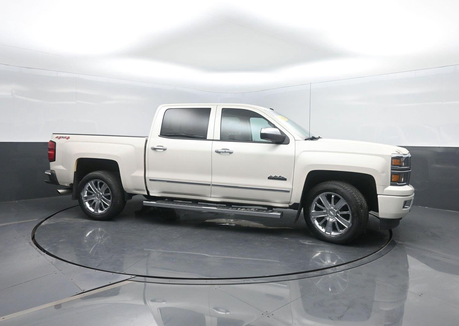 Used 2014 White Diamond Tricoat Chevrolet High Country image 3