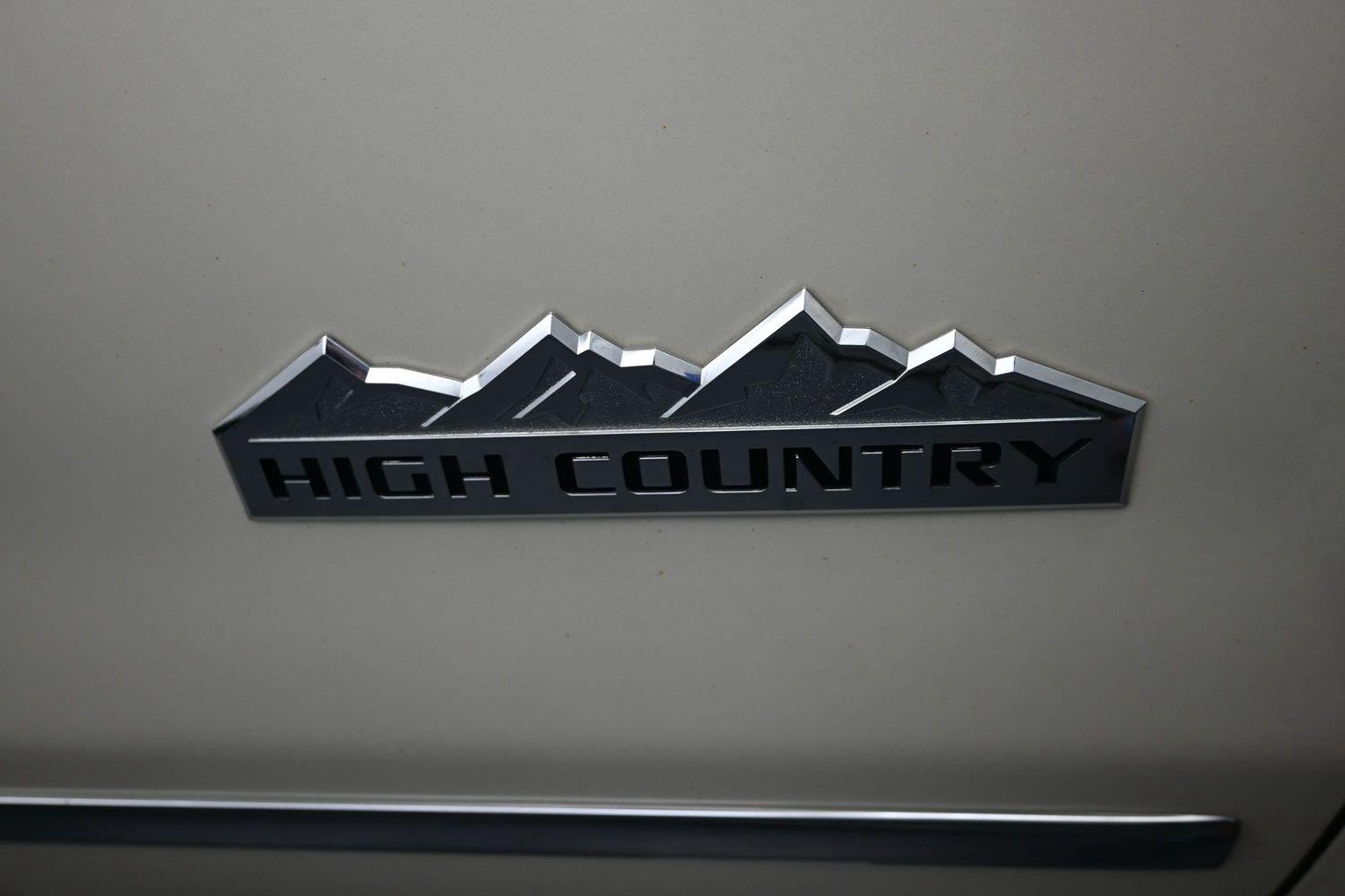 Used 2014 White Diamond Tricoat Chevrolet High Country image 6