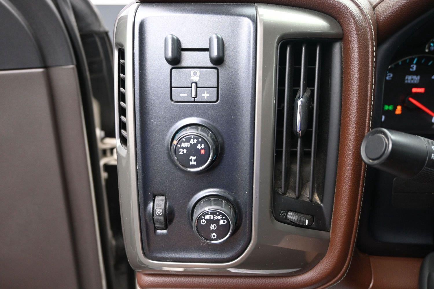 Used 2014 White Diamond Tricoat Chevrolet High Country image 23
