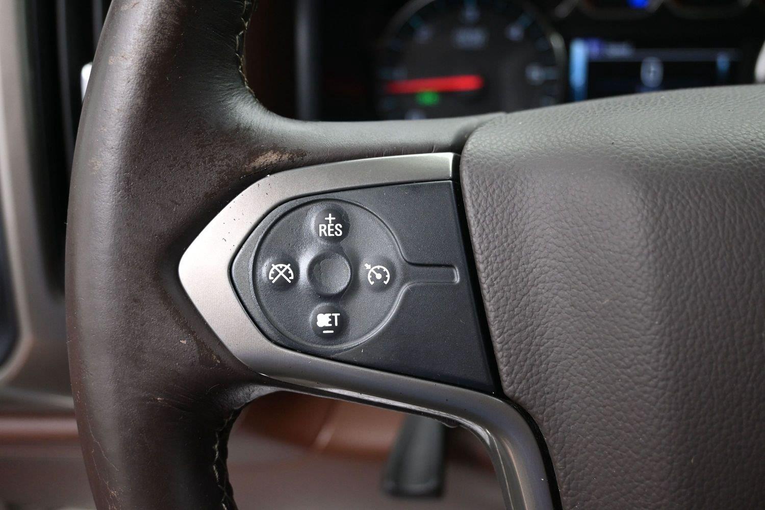 Used 2014 White Diamond Tricoat Chevrolet High Country image 25