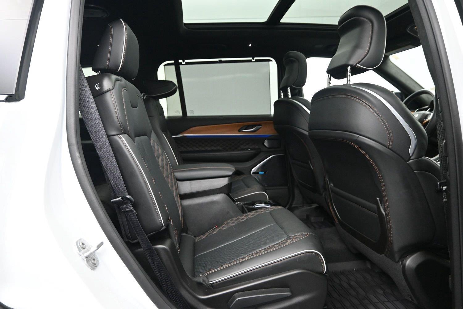 Used 2025 Bright White Clearcoat Jeep Summit Reserve image 14