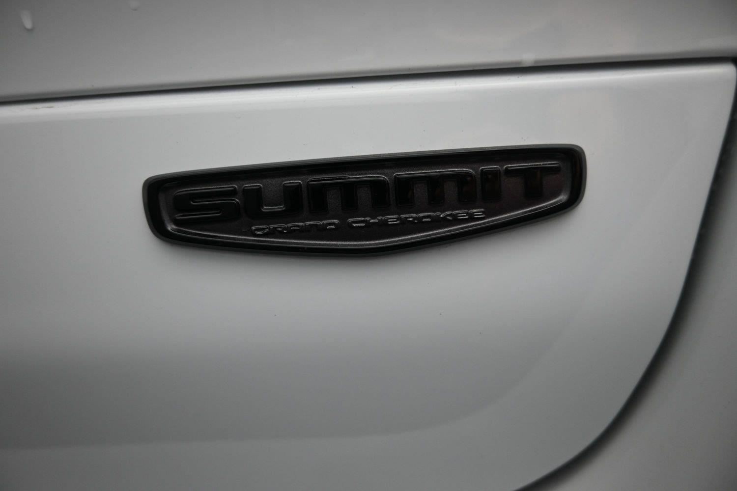 Used 2025 Bright White Clearcoat Jeep Summit Reserve image 18