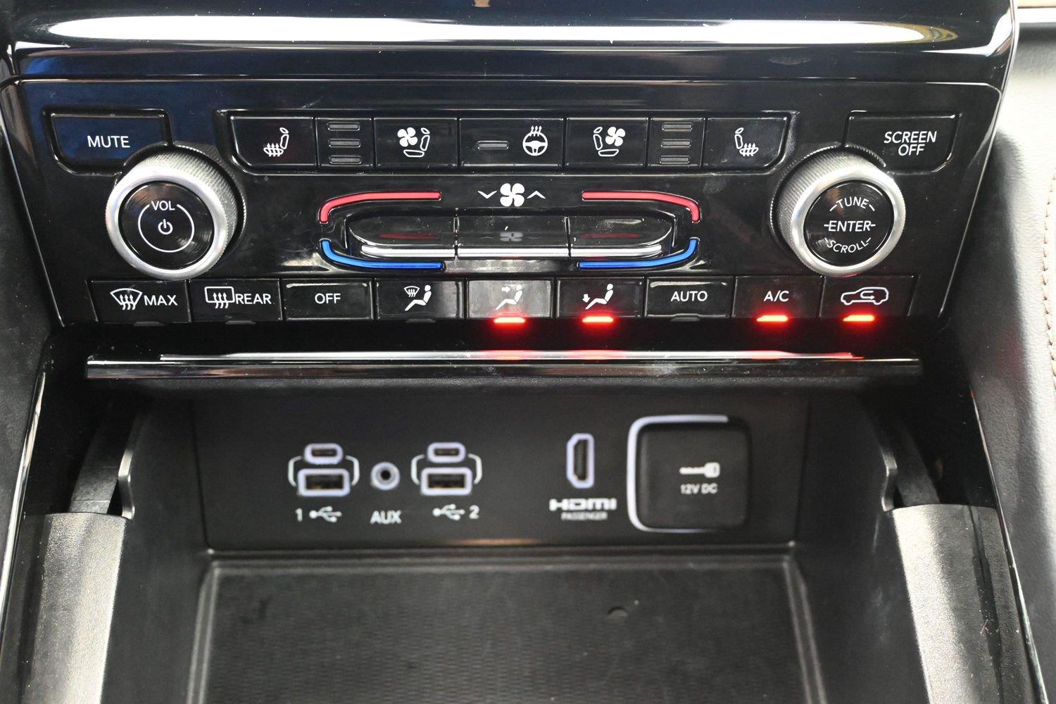 Used 2025 Bright White Clearcoat Jeep Summit Reserve image 34