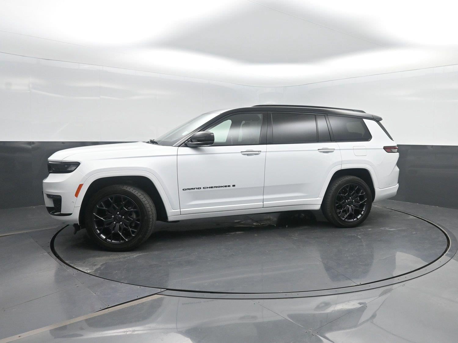 Bright White Clearcoat 2025 Jeep Grand Cherokee L SUV / Crossover Four-Wheel Drive 8-Speed Automatic