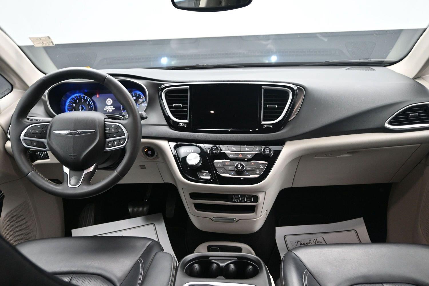 Used 2023 Brilliant Black Crystal Pearlcoat Chrysler Touring L image 11