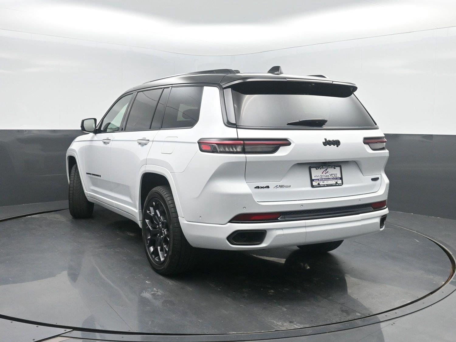 Used 2025 Bright White Clearcoat Jeep Summit Reserve image 49