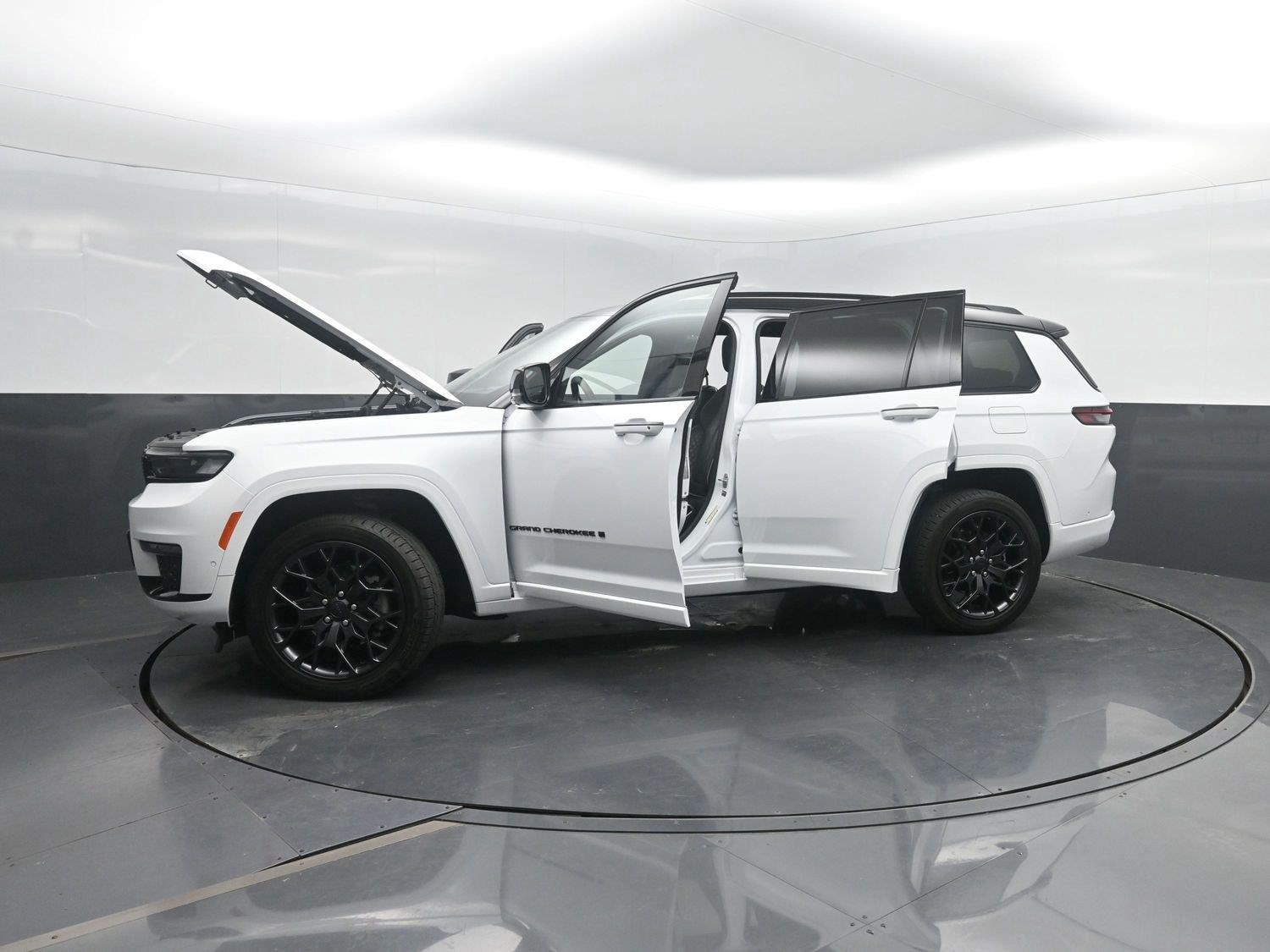 Used 2025 Bright White Clearcoat Jeep Summit Reserve image 54