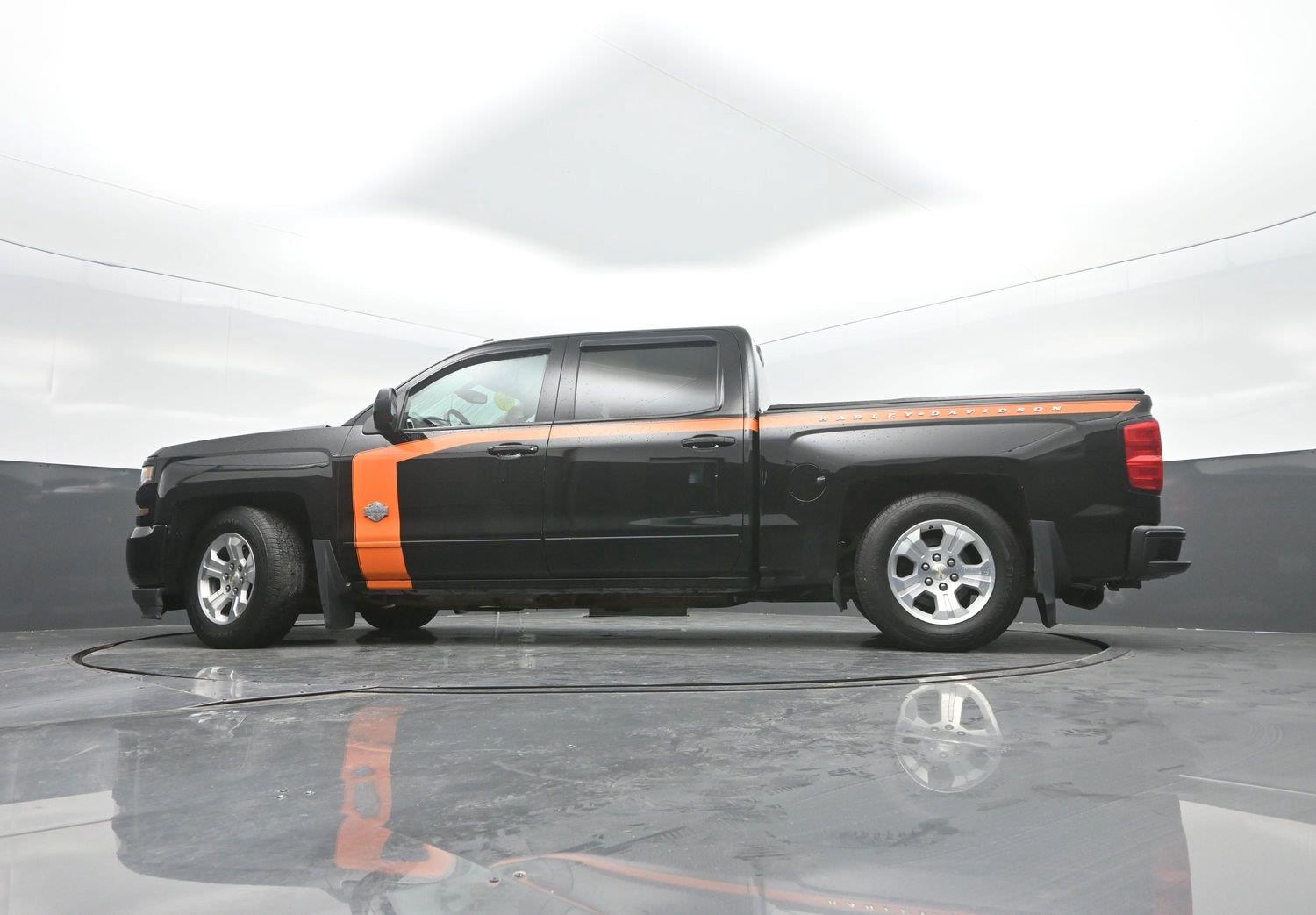 Used 2017 Black Chevrolet LT image 30