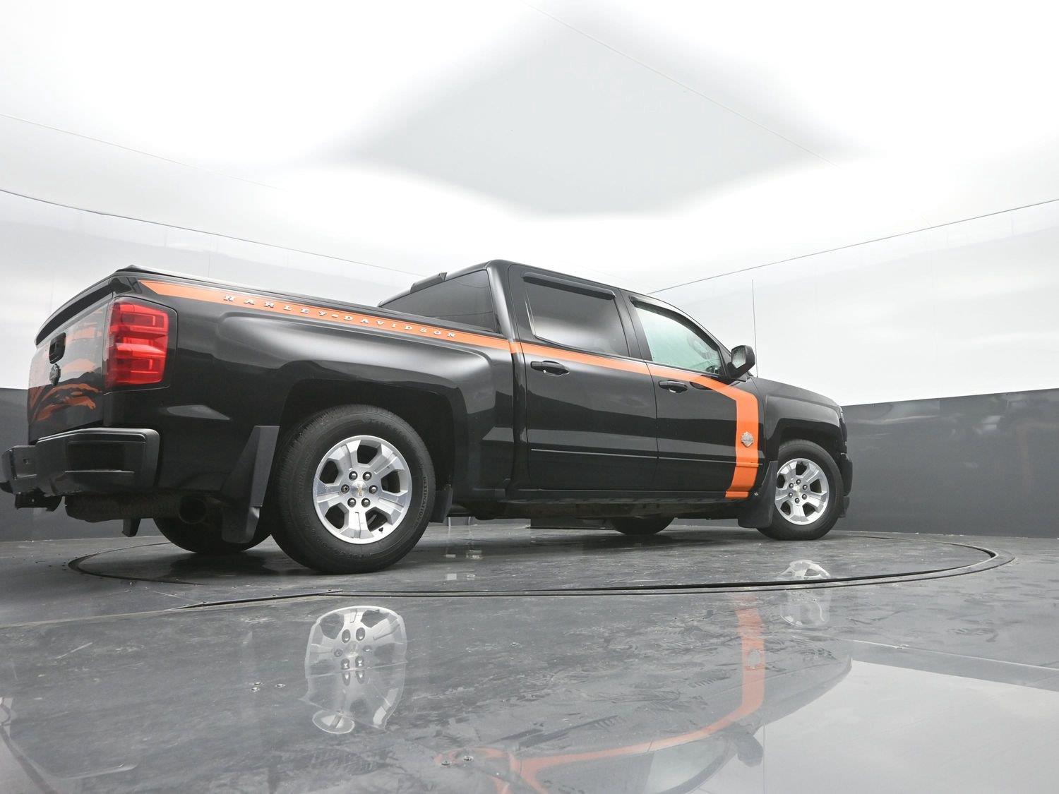 Used 2017 Black Chevrolet LT image 31