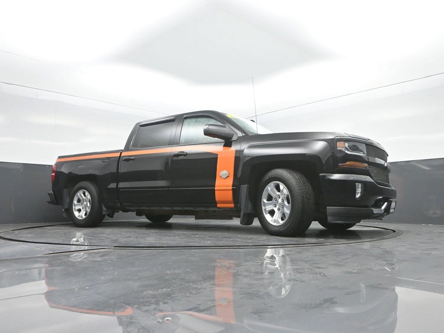Used 2017 Black Chevrolet LT image 32