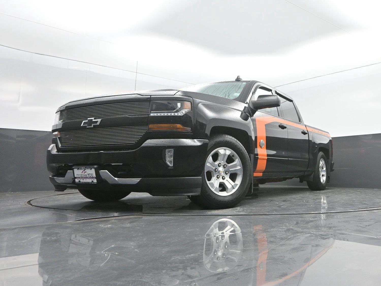 Used 2017 Black Chevrolet LT image 41