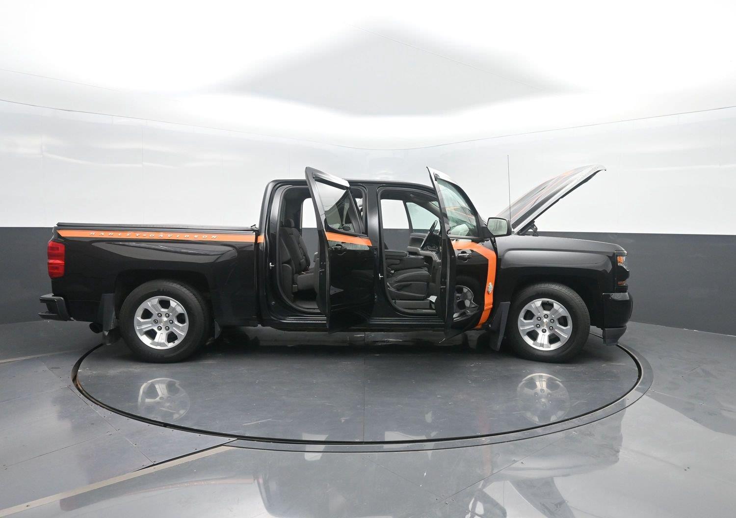 Used 2017 Black Chevrolet LT image 44