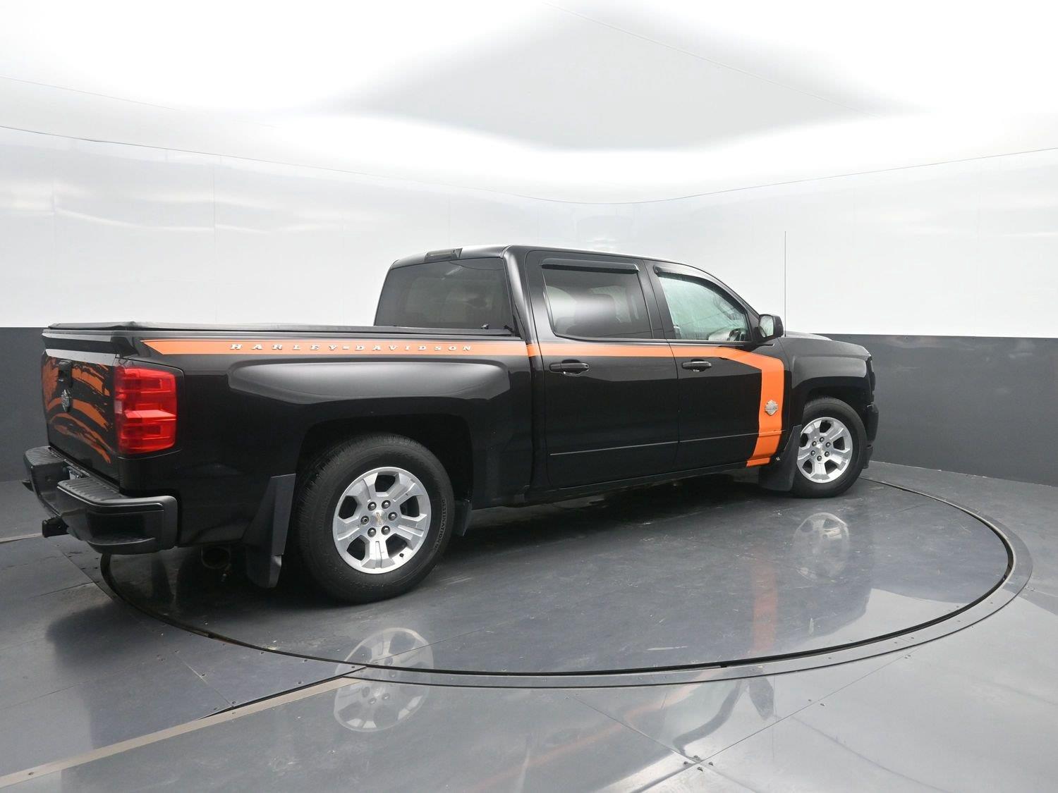 Used 2017 Black Chevrolet LT image 2