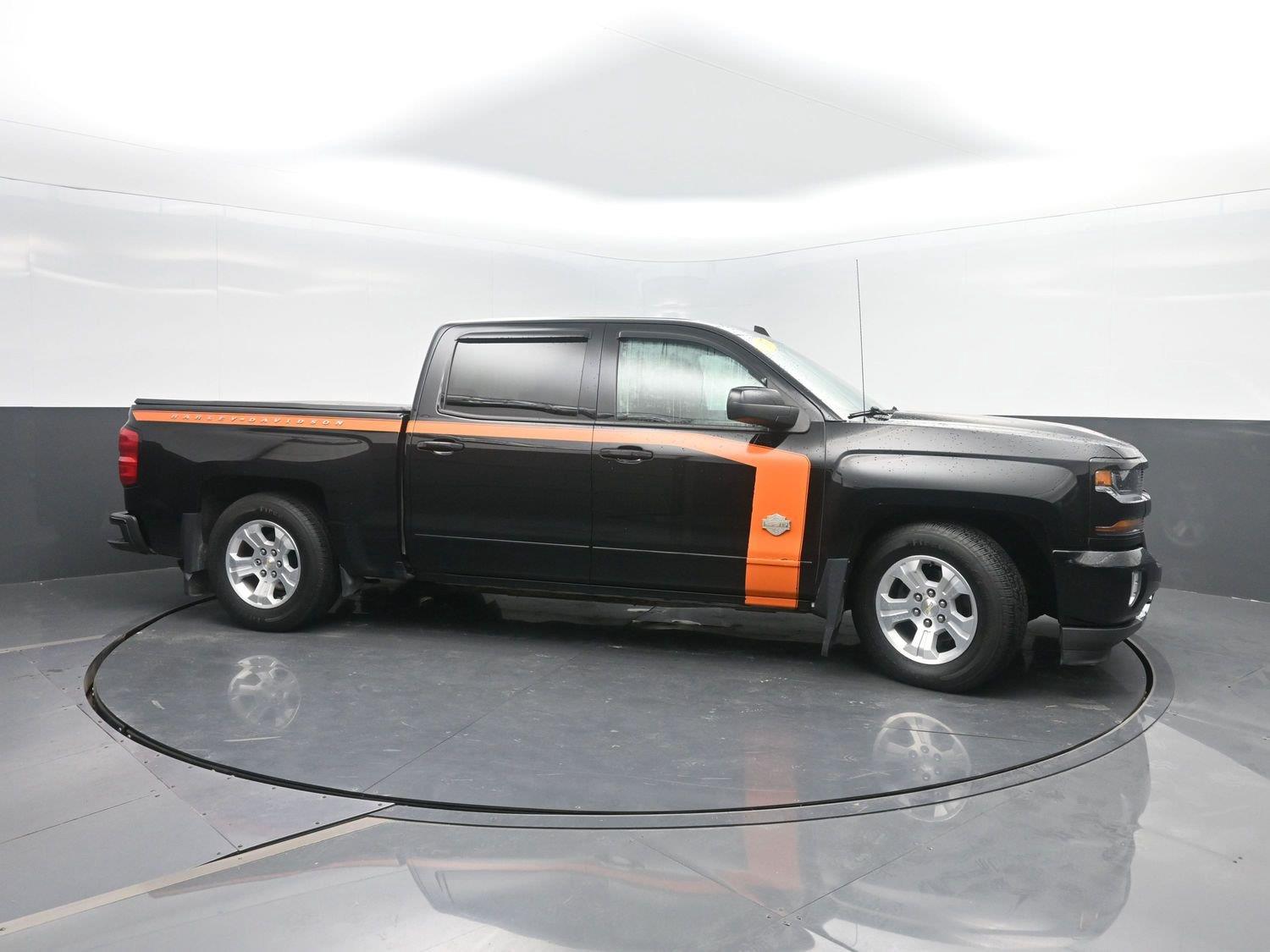 Used 2017 Black Chevrolet LT image 3