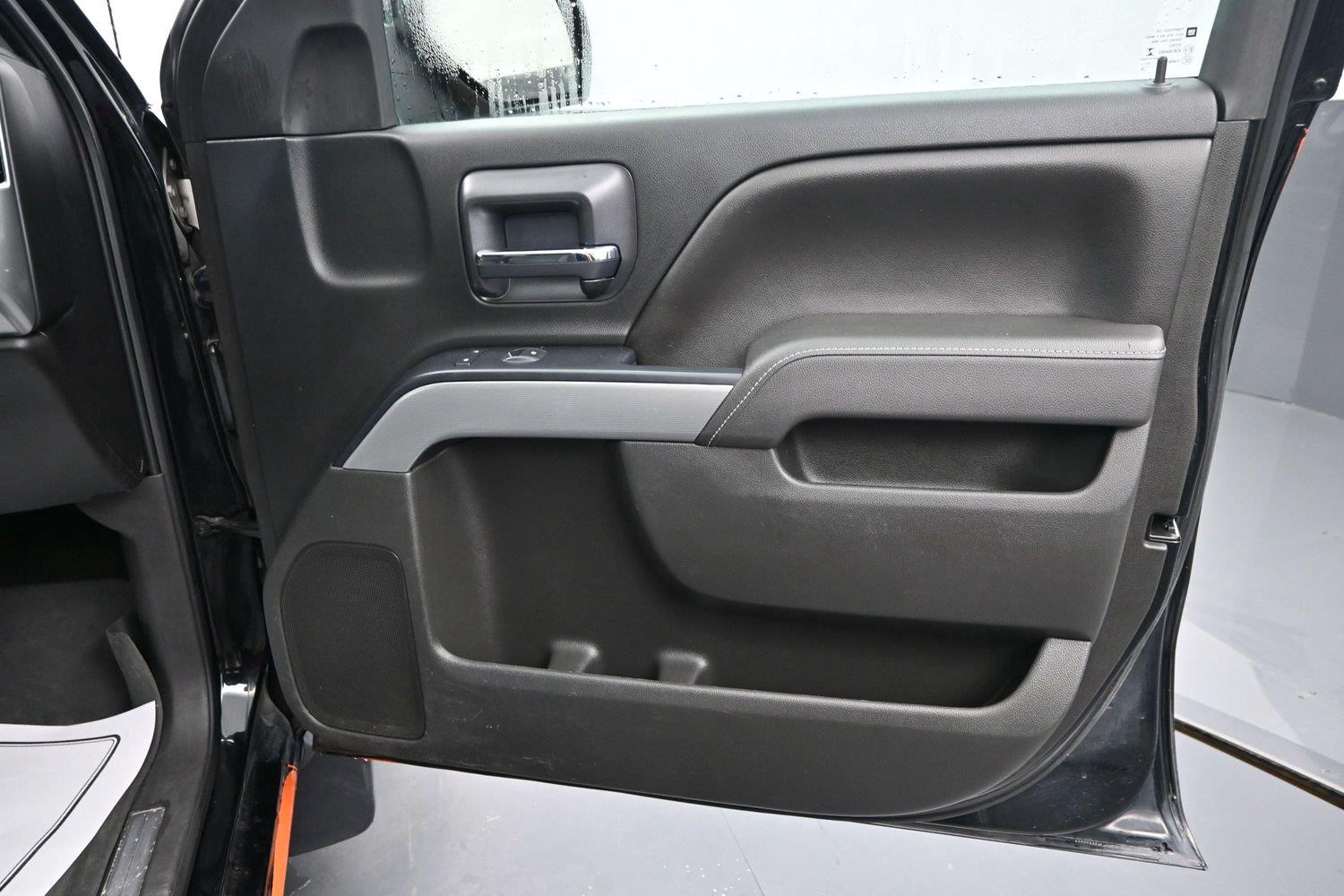 Used 2017 Black Chevrolet LT image 7