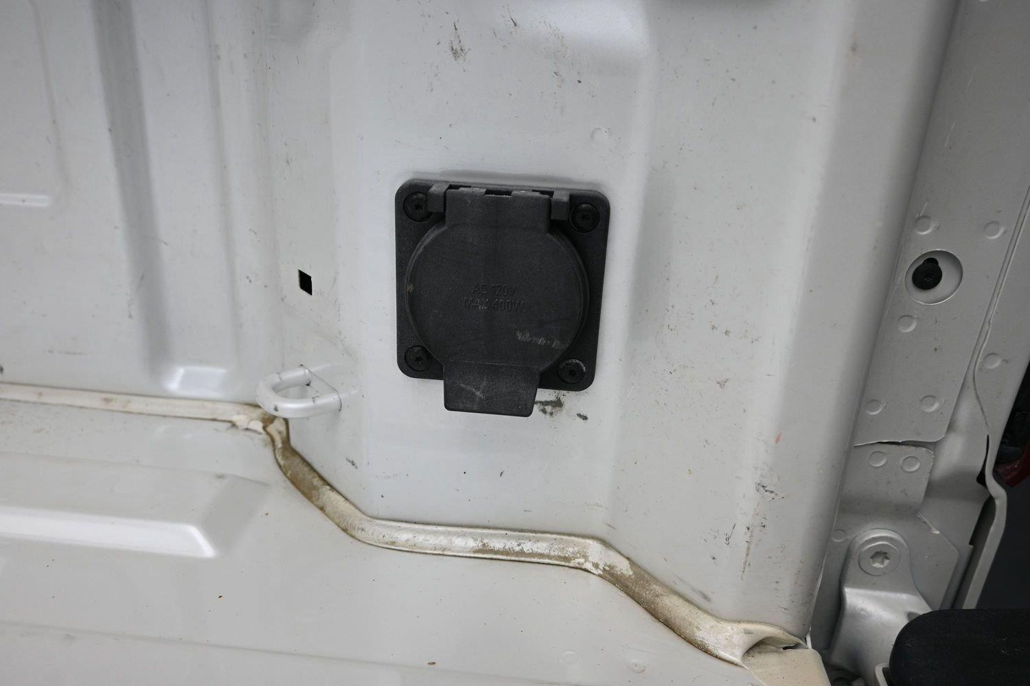 Used 2023 WHITE CHEVROLET  image 21