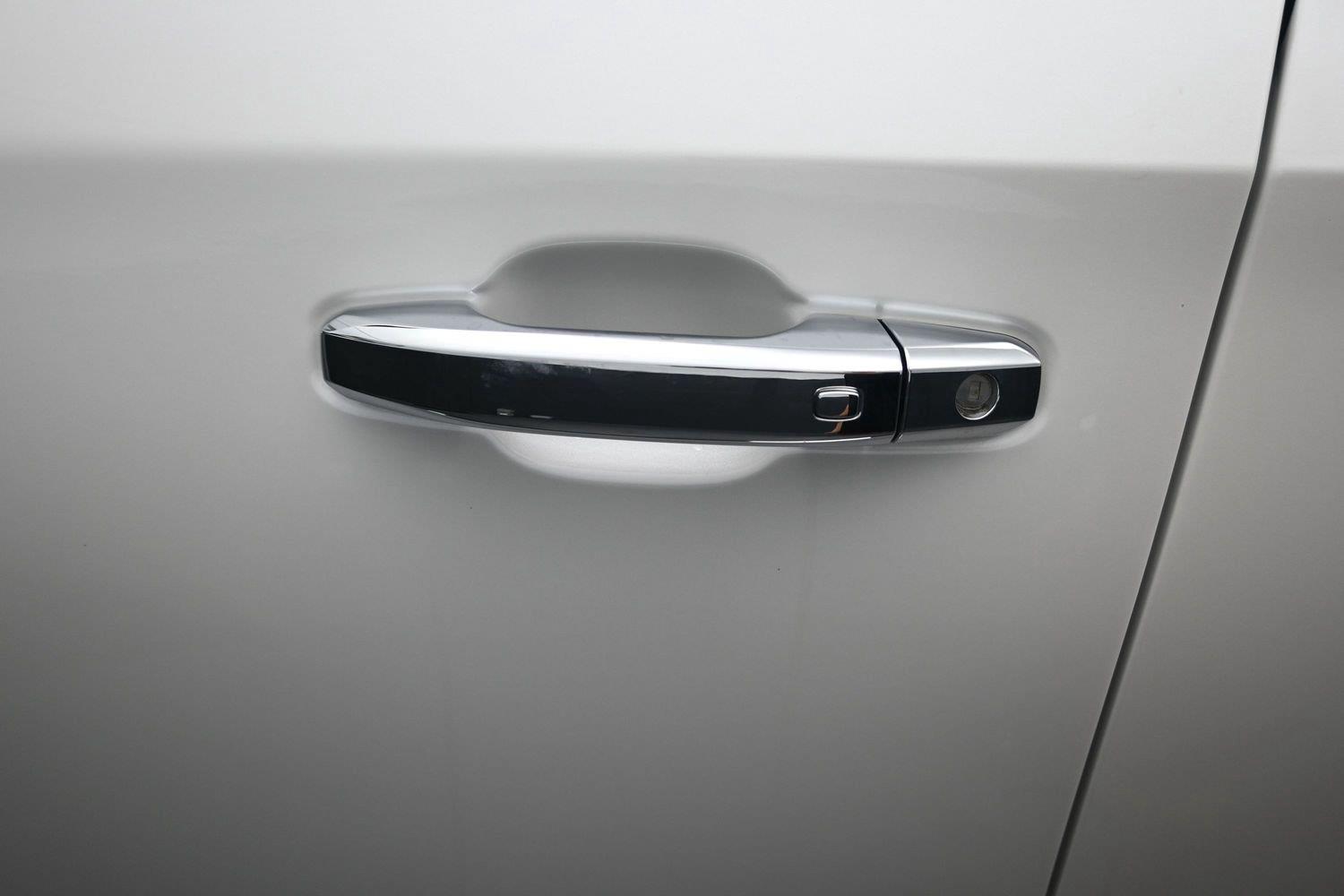 Used 2023 WHITE CHEVROLET  image 22
