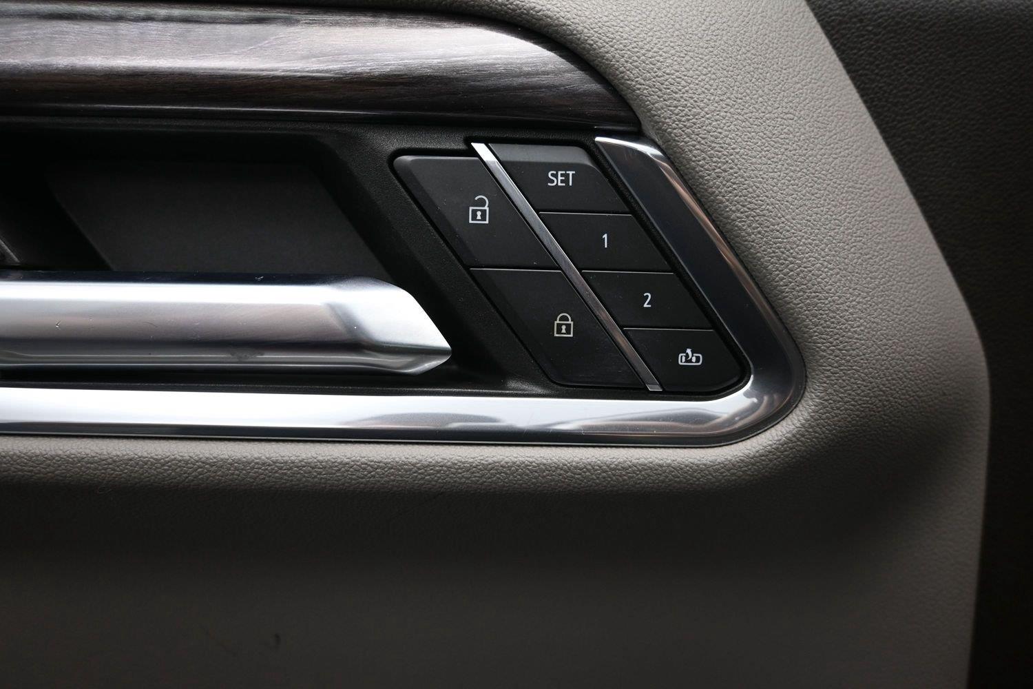 Used 2023 WHITE CHEVROLET  image 25