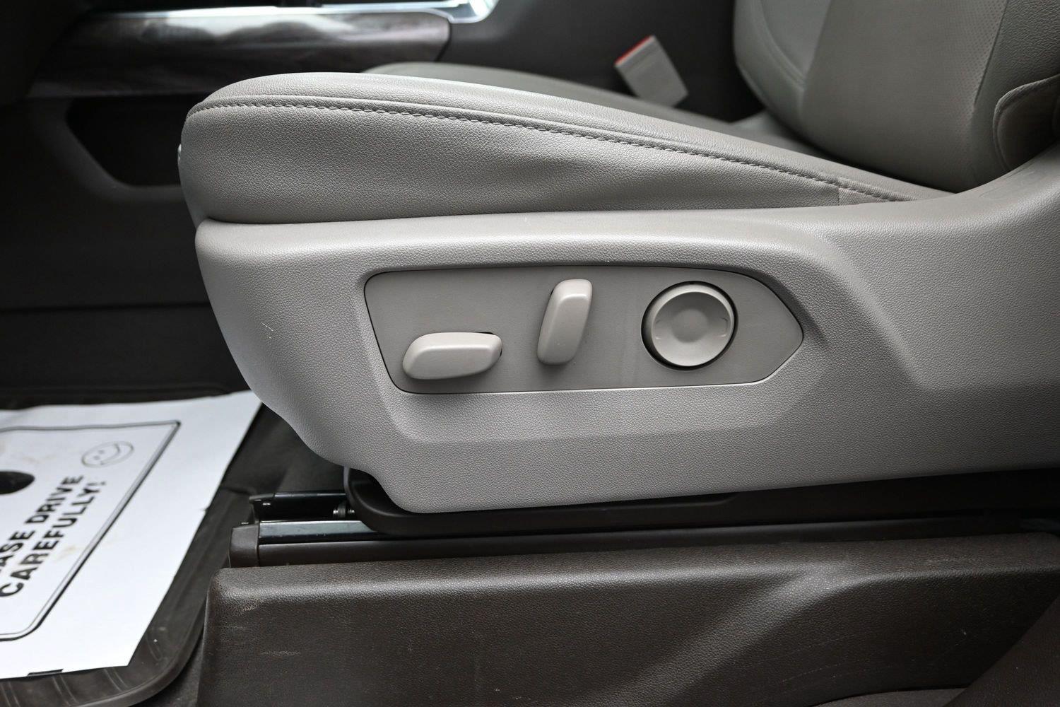 Used 2023 WHITE CHEVROLET  image 26