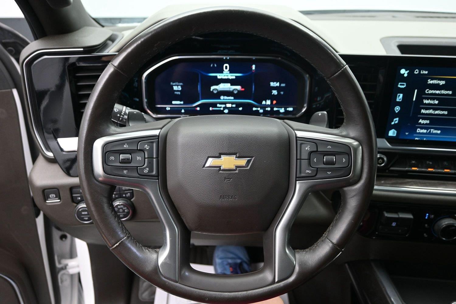 Used 2023 WHITE CHEVROLET  image 29